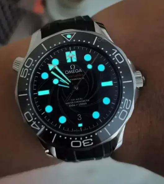 国、劳力士、卡地亚优缺点全解析!四大豪华腕表真相揭秘：欧米茄、万(图5)