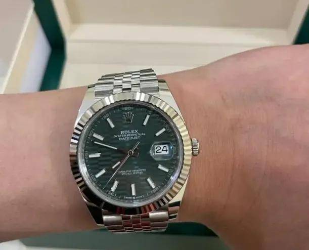 国、劳力士、卡地亚优缺点全解析!四大豪华腕表真相揭秘：欧米茄、万(图6)